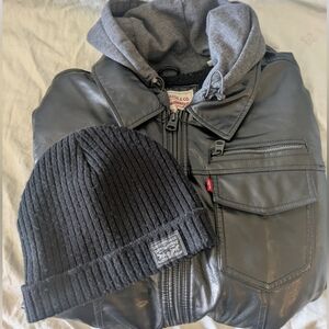 Men's Levi Leather Sherpa lined Bomber Jacket With Matching Hat.